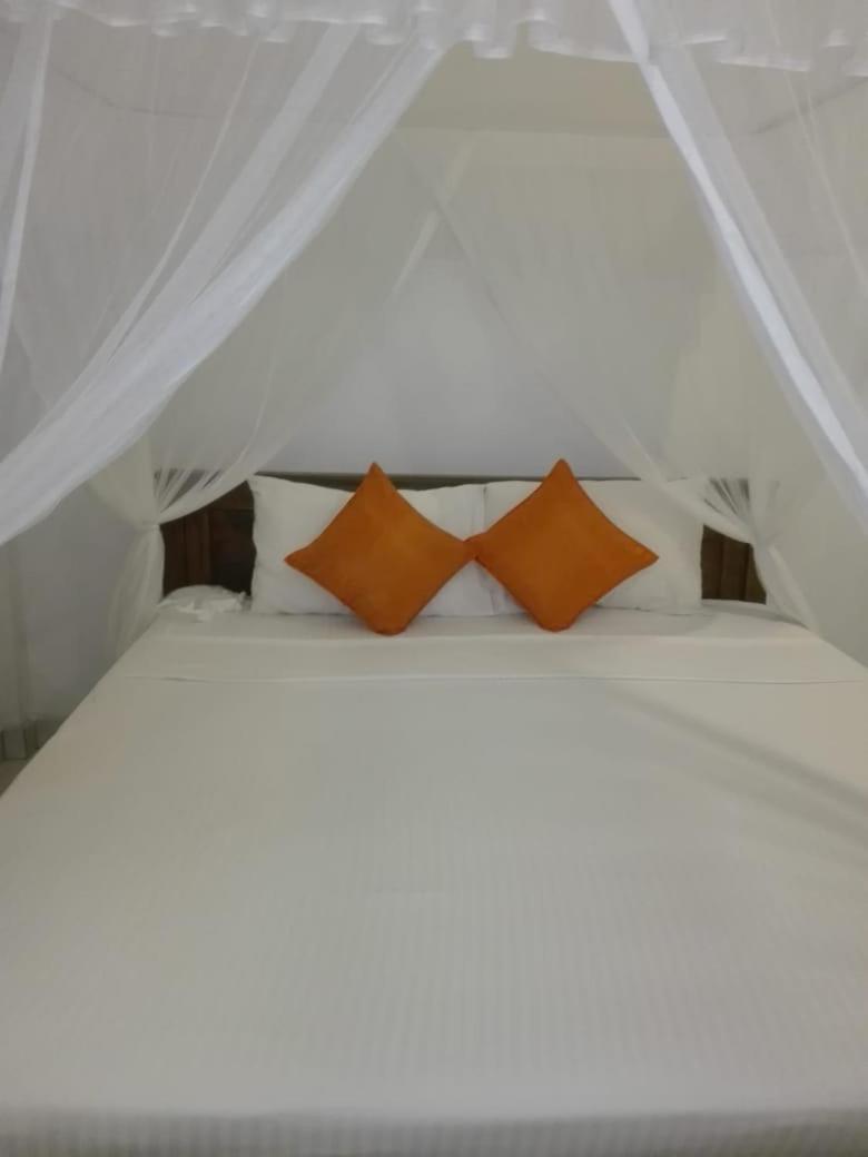 Villa Senan - 2 Apartments - Mirissa Chambre photo