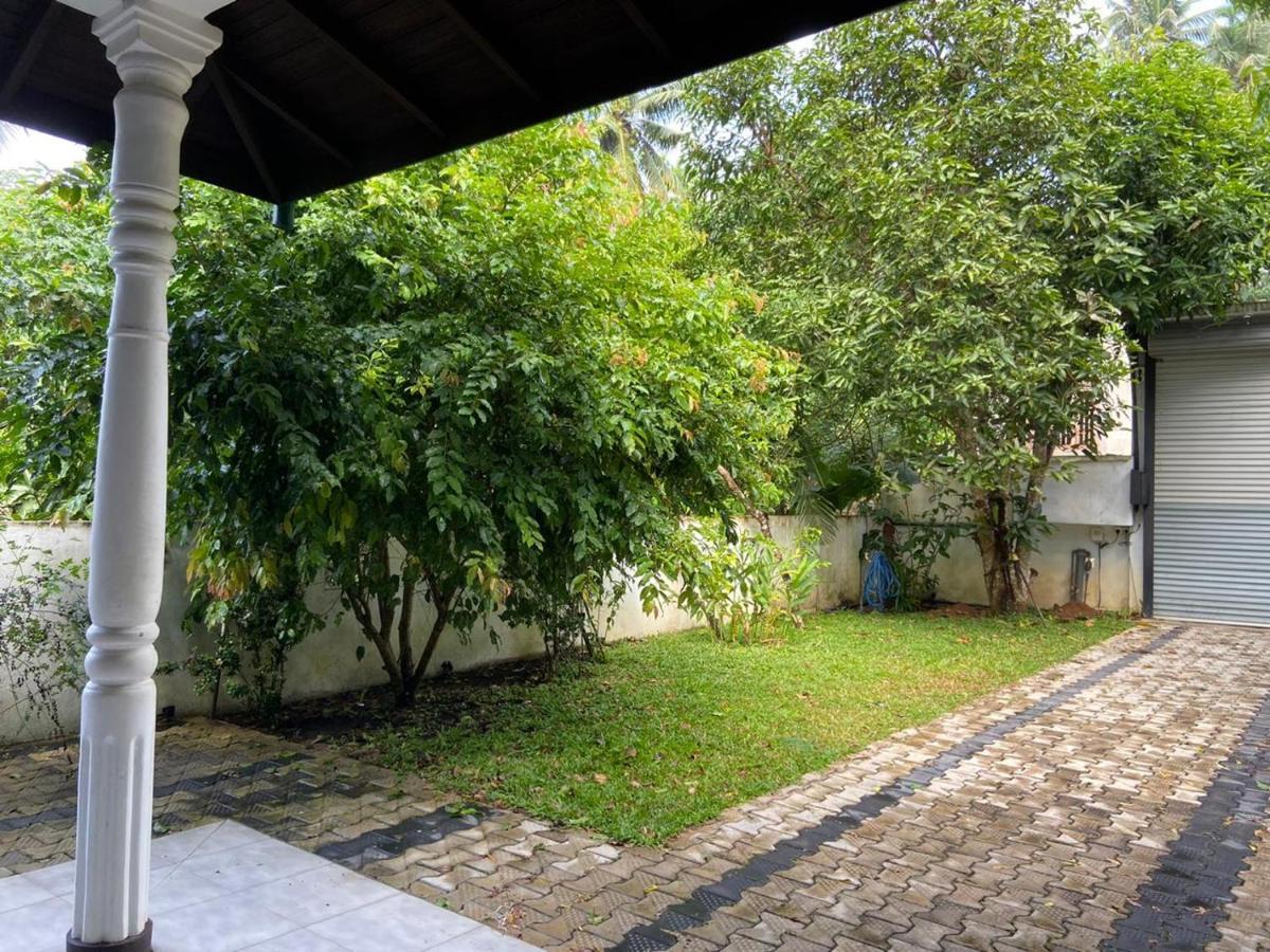 Villa Senan - 2 Apartments - Mirissa Extérieur photo